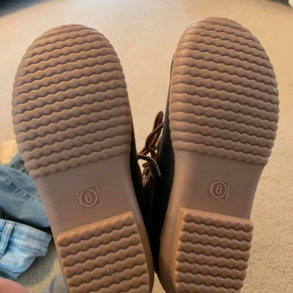 Duck Boots - Picture 4 of 5